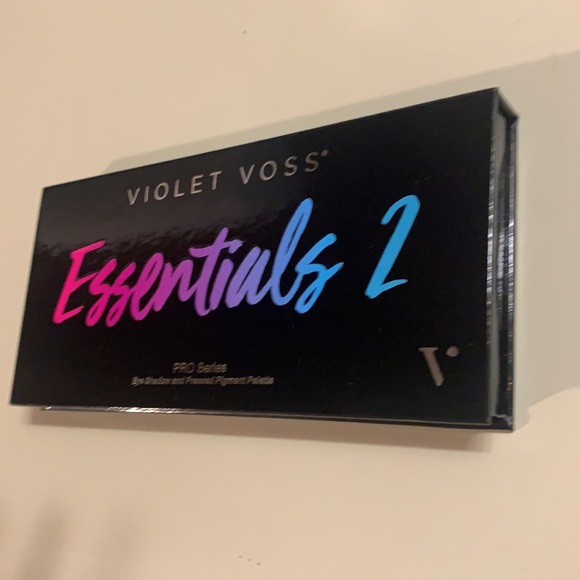 Violet Voss Essentials 2 Pro Series Palette - Picture 3 of 5